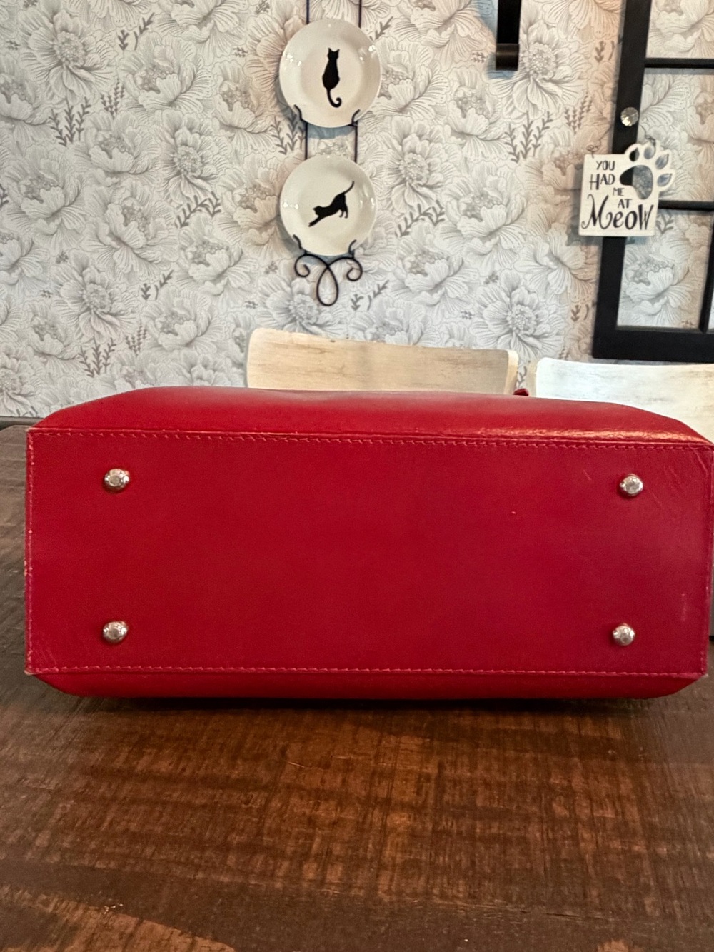 Italian Red Leather Tote Bag - Classic Women's Shoulder Bag GUC - Picture 3 of 8